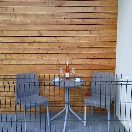Apartament 101 *