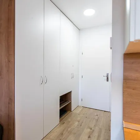 101 Apartment *