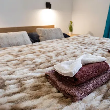 101 Apartment *