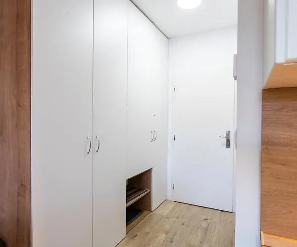 101 Διαμέρισμα *