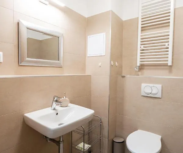 Διαμέρισμα 101 *